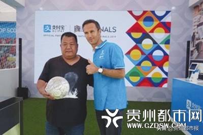 毕节大山深处，一群热爱足球的女孩正被越来越多的人关注