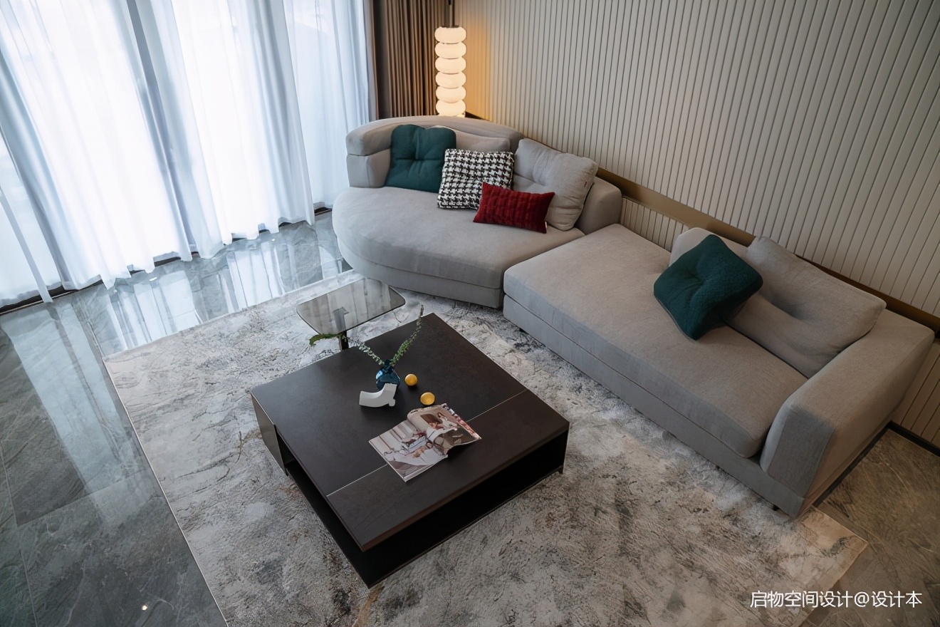 摩卡的微奢美学，女企业家的轻暖宅漫生活