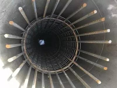 旋挖钻孔灌注桩施工视频,地铁钻孔灌注桩施工视频