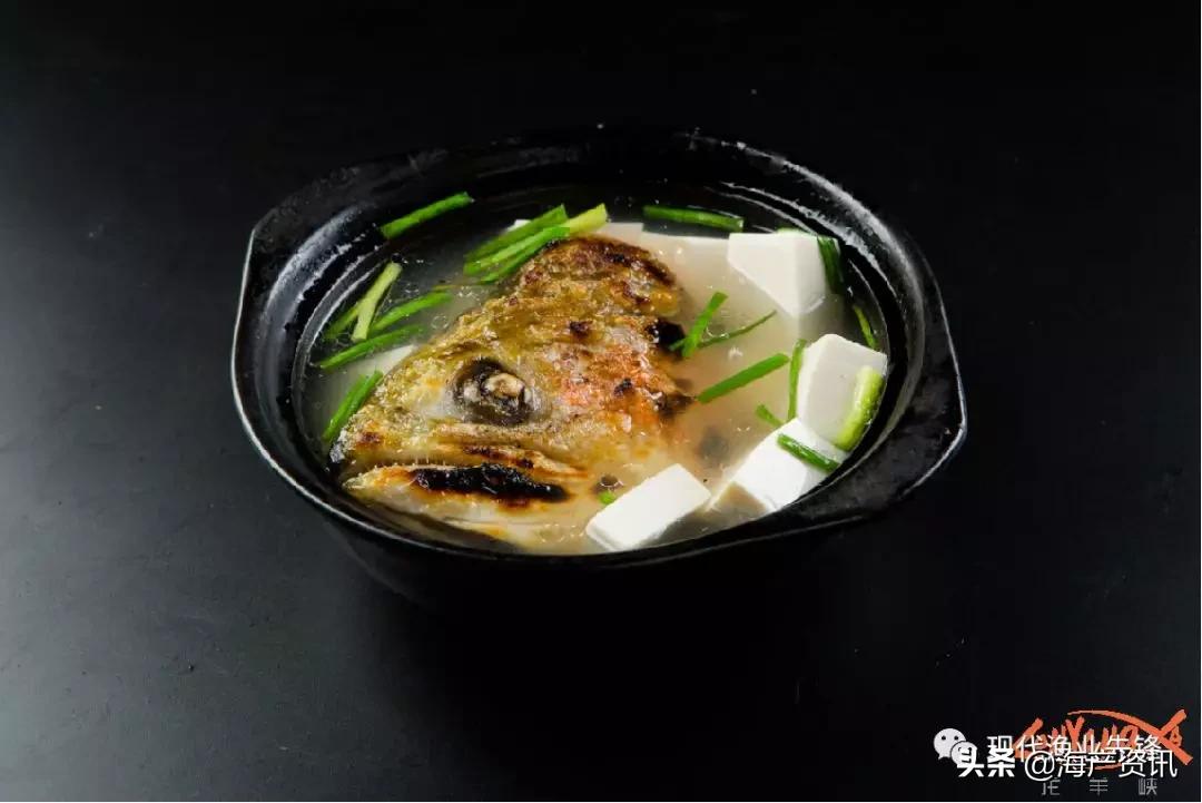 西餐三文鱼沙拉的正确吃法,西餐中三文鱼的常见做法有哪些