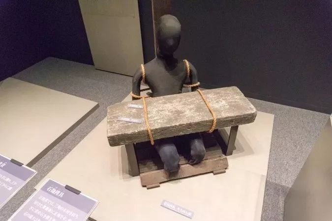 日本明治大学「拷问博物馆」中唯一的“钢铁处女”,有点恐怖
