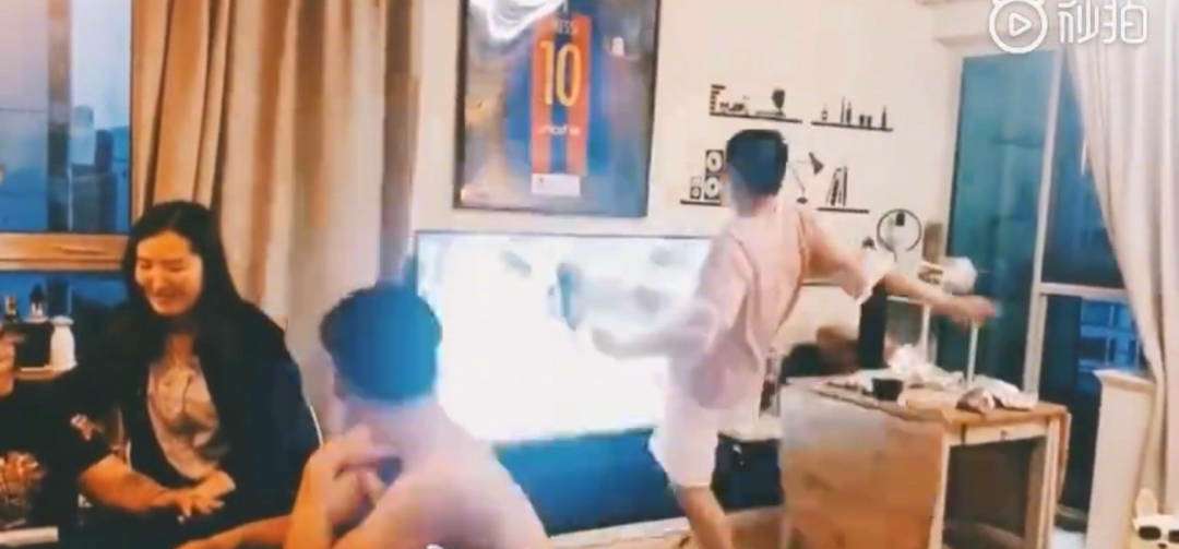 快乐再出发2苏醒看球赛,假球迷与真球迷