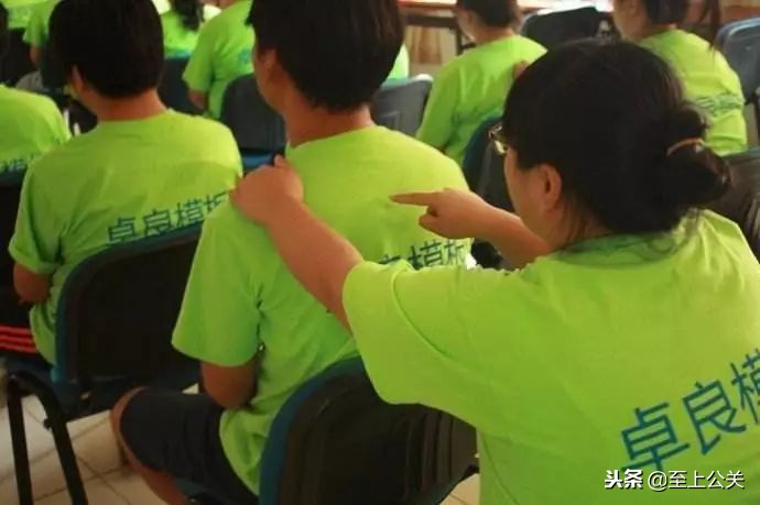 60人年会趣味游戏十大排行,400多人年会创意互动游戏