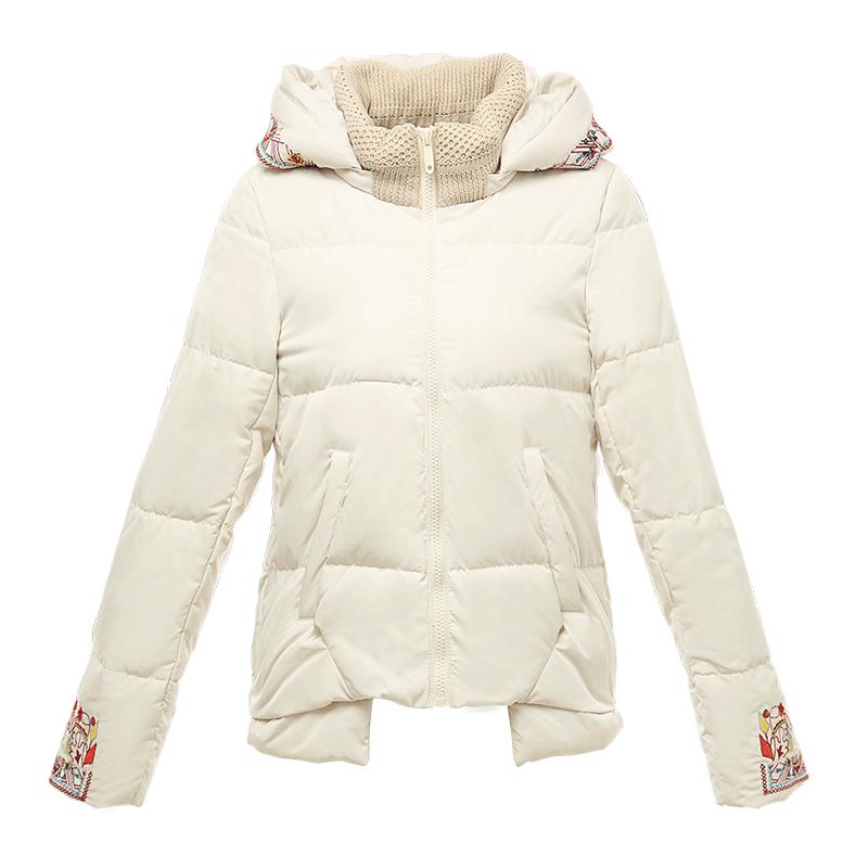 寒冷冬天穿羽绒服如何搭配才好看 (冬天的羽绒服怎么穿才好看)