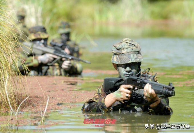 这支*队军**无论军衔高低可以直呼其名，他们却是澳大利亚的反恐力量