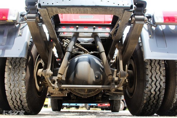 乘龙h5v4x2港口牵引车,豪沃tx-4x2港口牵引车