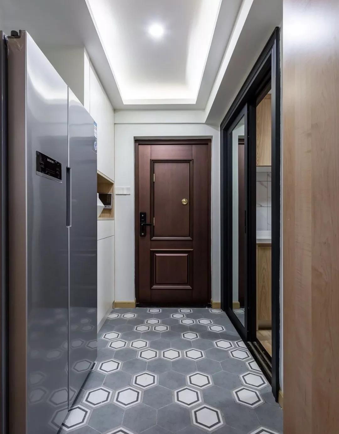 客厅玄关放冰箱的设计,客厅放嵌入式冰箱怎么设计