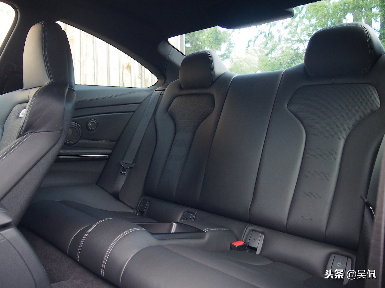 宝马m4和m3性能哪个好,宝马m4硬顶敞篷性能