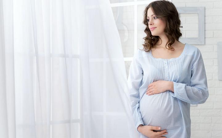 临近预产期怎样让宝宝快点出生,到预产期了怎么让宝宝提前发动