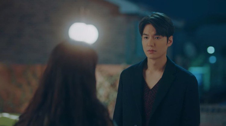 李敏镐同款发型,李敏镐发型如何烫卷头