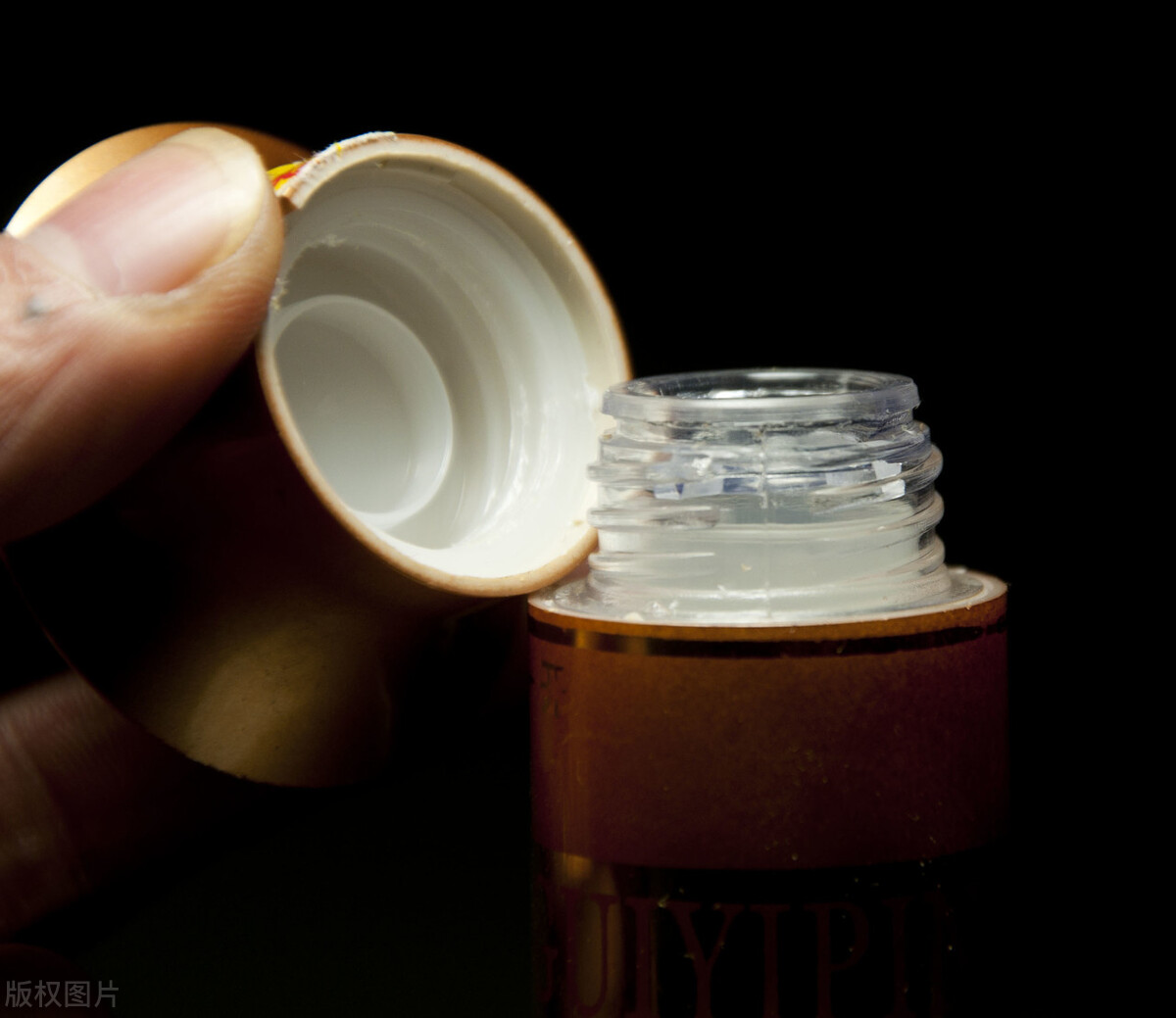 500毫升53度的白酒是多少斤,500毫升的白酒等于一斤吗