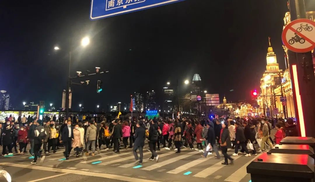 坦克300全新版本抢购,赛博坦克300回头率