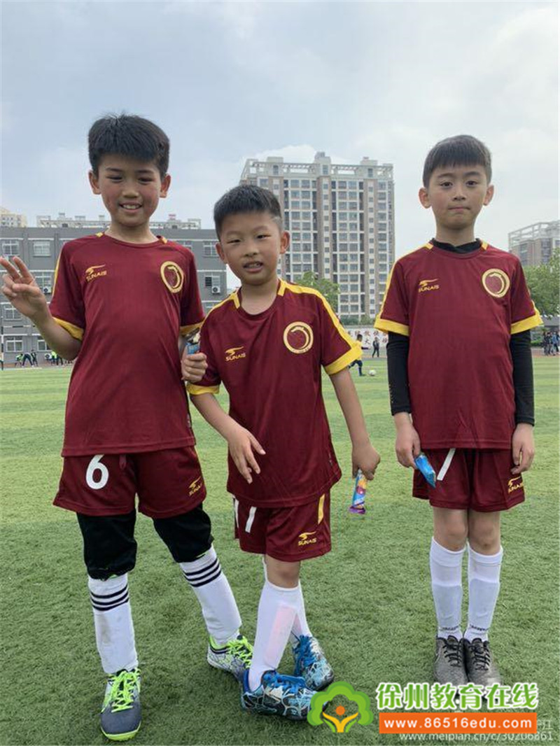 2021区长杯中泰小学足球比赛视频,2019年市长杯足球比赛小学