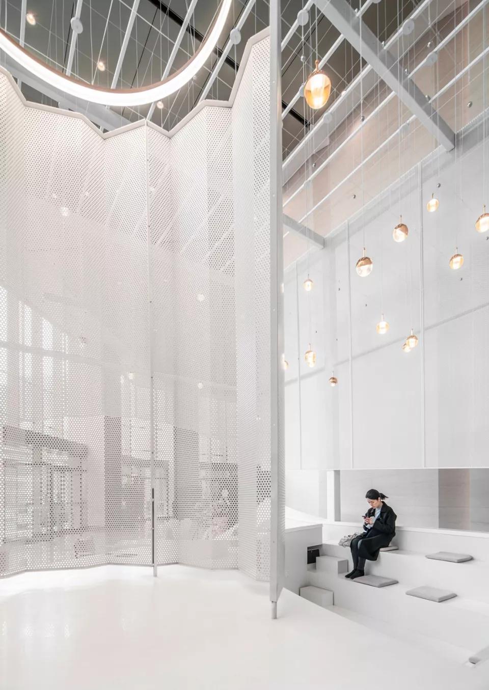 开在上海商场里的咖啡馆,用店面造型让月销量猛冲