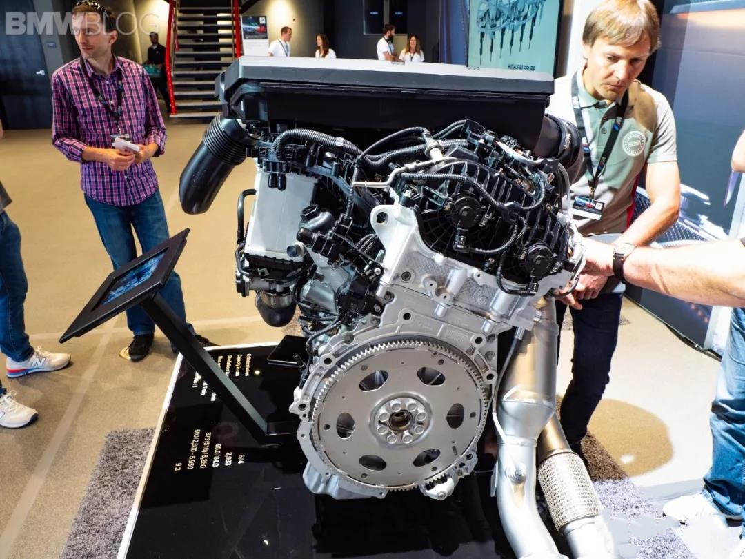 新款宝马m4什么发动机,宝马m4s55和f82的发动机哪个好