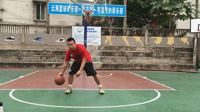 二年级基础运球,双胯下运球基础