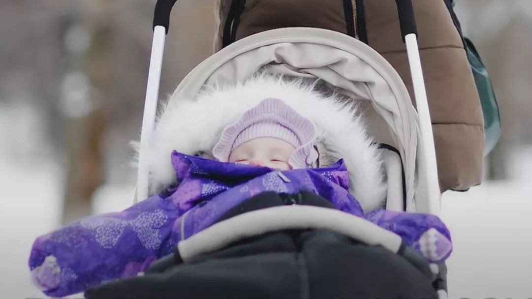 春捂秋冻冷热交替如何保护孩子,冷会让宝宝起湿疹吗