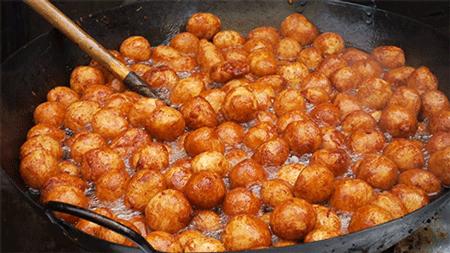 成本低小吃炸串,小吃蛋烘糕做法