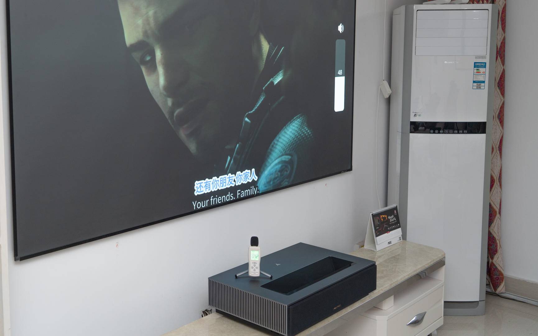 100英寸激光电视机测评,激光电视80寸和100寸差多少