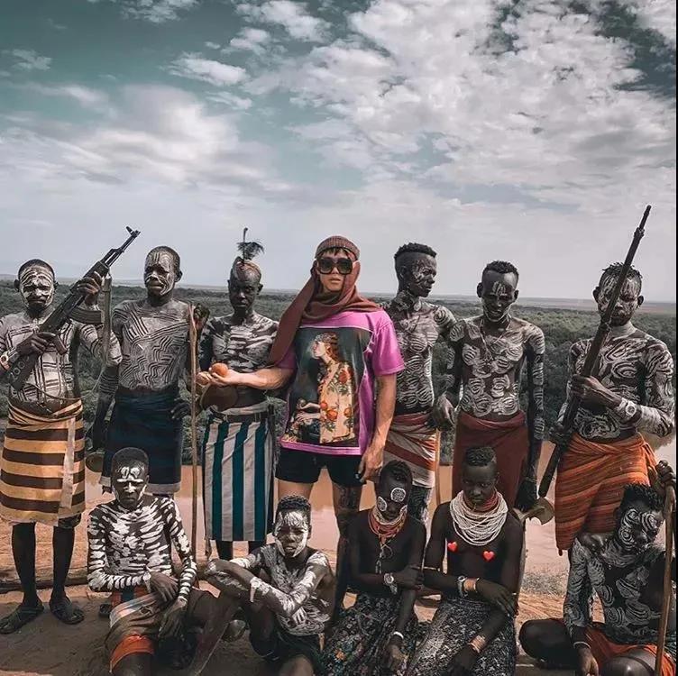 富二代人骨皮包的真实图片,人骨皮包真相曝光