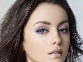 女人脸上哪些部位有痣是最好的,女士脸上哪个位置有痣最好