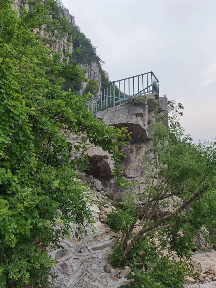 济南灵岩大佛山景区,济南灵岩寺大佛风景区