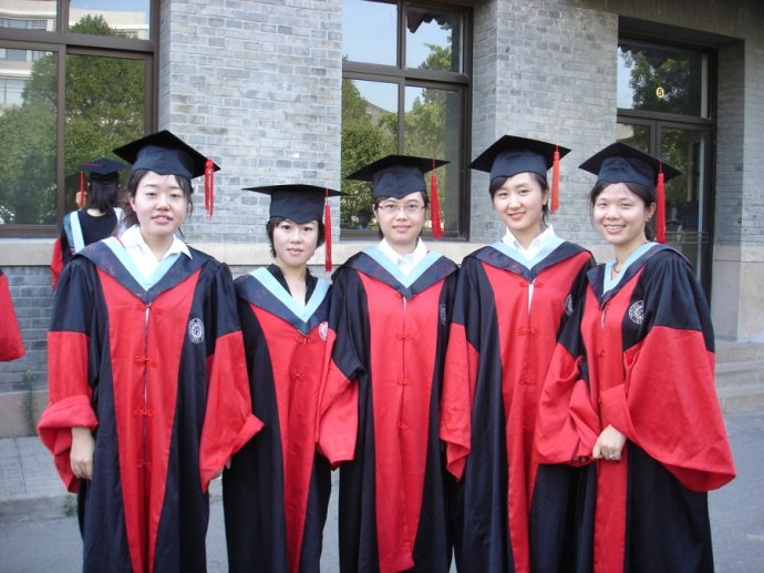 211博士毕业后的出路,博士毕业为什么都去高校工资低