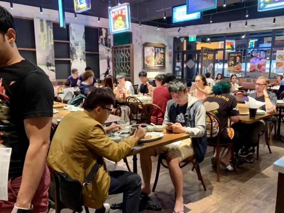 “我们都看不到头”：疫情突袭下，澳洲的华人商户关店还是死撑？