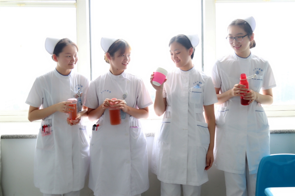 适合夏天喝的祛湿热的茶饮,降暑茶饮有哪些好处和坏处