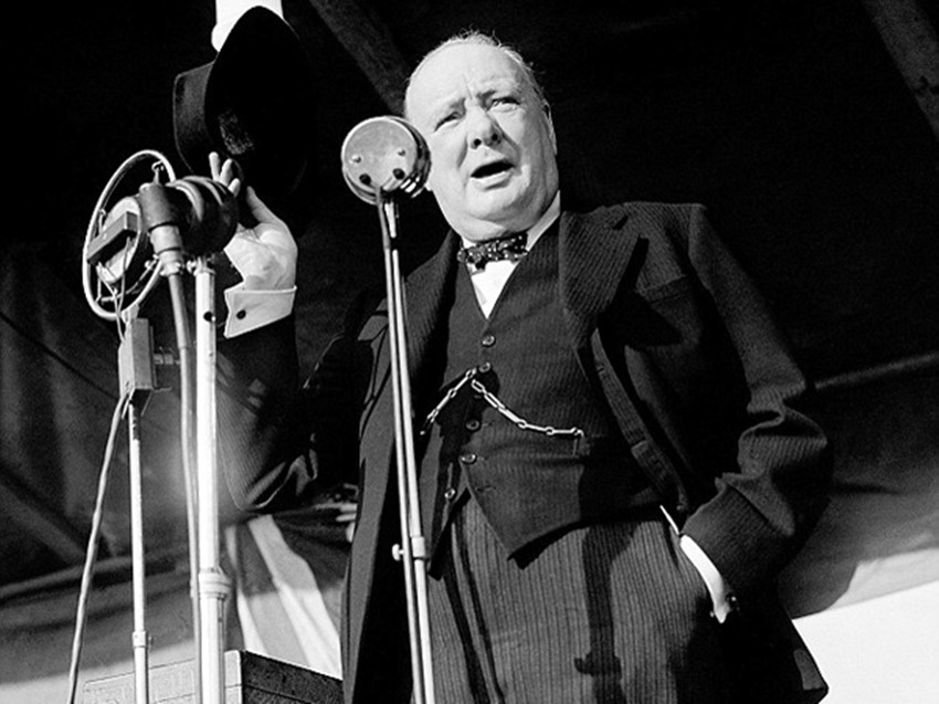 二战后,全世界人民都反对战争,为什么美苏两国还要发动冷战