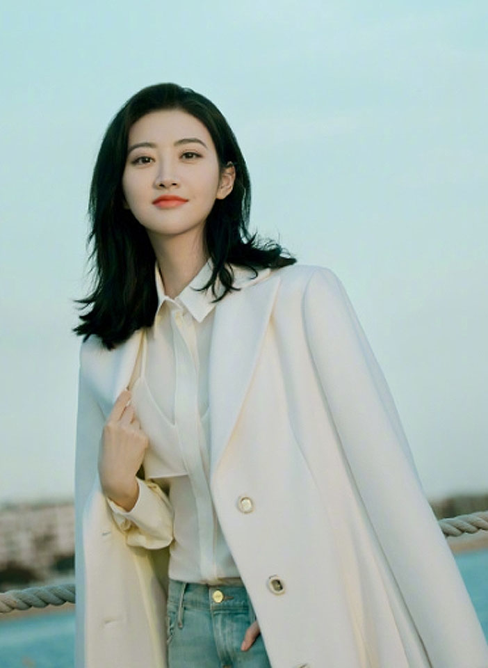 剪短发又不显得发际线高的短发型,发量少的女生建议发型