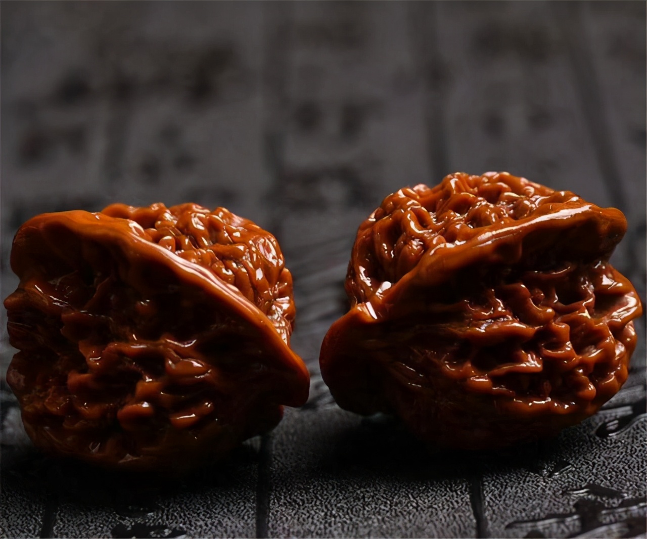 文玩核桃有色差怎么追色,文玩核桃怎么盘才是好