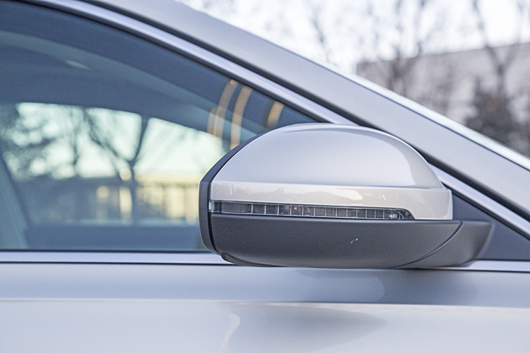 大众新能源制动系统报警,上汽大众油电混合帕萨特试驾