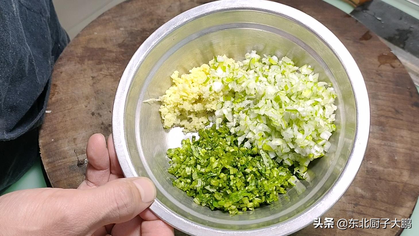 农村大锅杀猪烩菜,东北杀猪烩菜