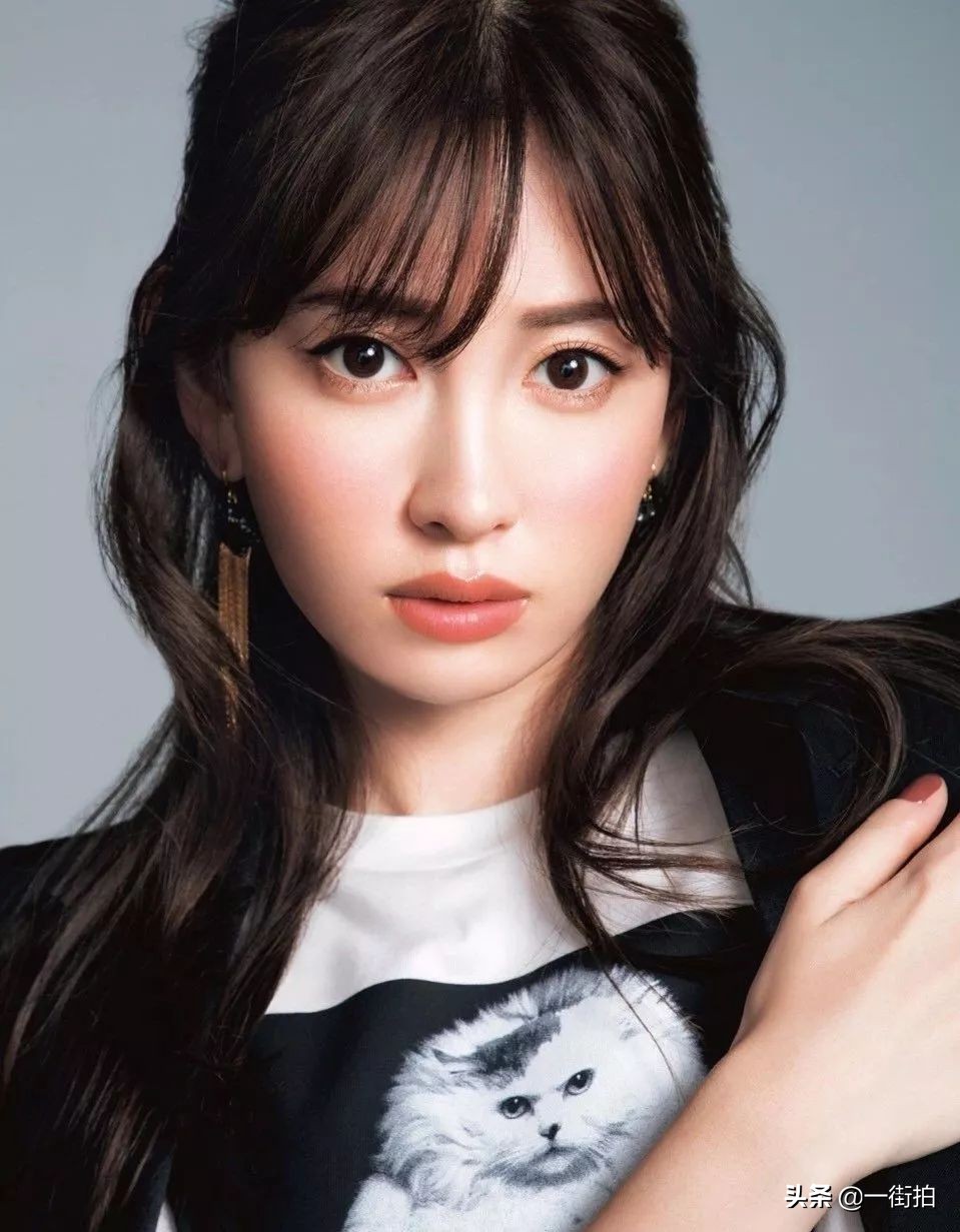 akb48小嶋阳菜前夜祭,akb48小嶋阳菜眨眼的视频