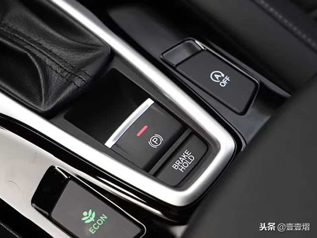 雅阁凌派和思域哪个比较好一点,雅阁对比凌派