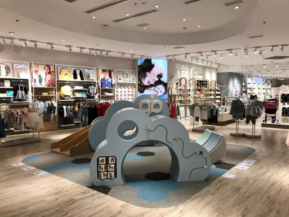 昆山校办工厂成了世界童车巨头，70岁创始人如今又下血本做一件事