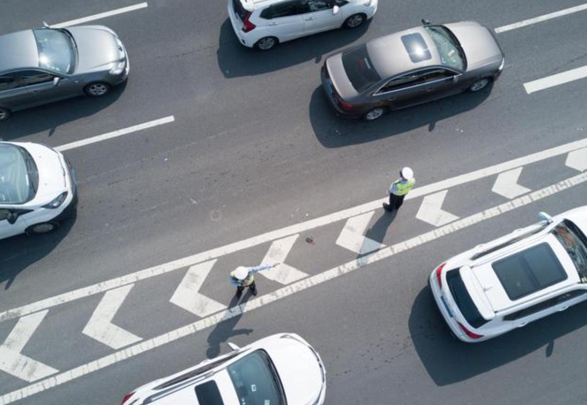 沪牌绿牌限行,上海沪牌临牌限行时间和范围