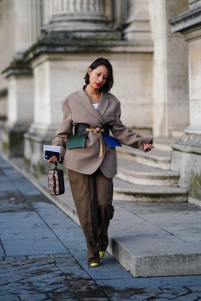 腰带百搭优雅风,气质百搭懒人系腰带