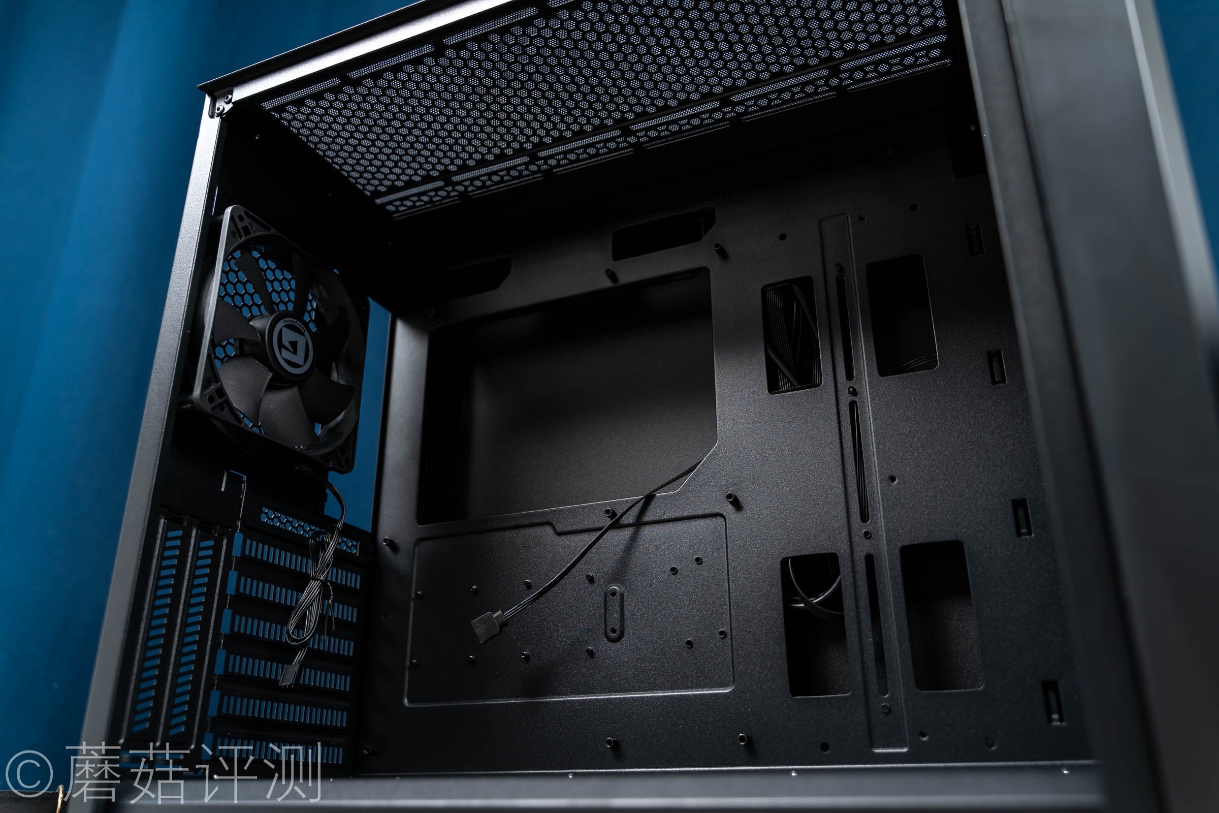 艾湃电竞机箱白色,艾湃电竞水冷评测