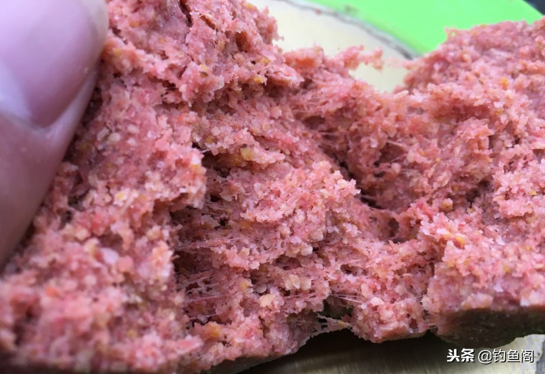 野钓大小通吃的饵料,春季野钓鲫鱼用什么味型饵料最好