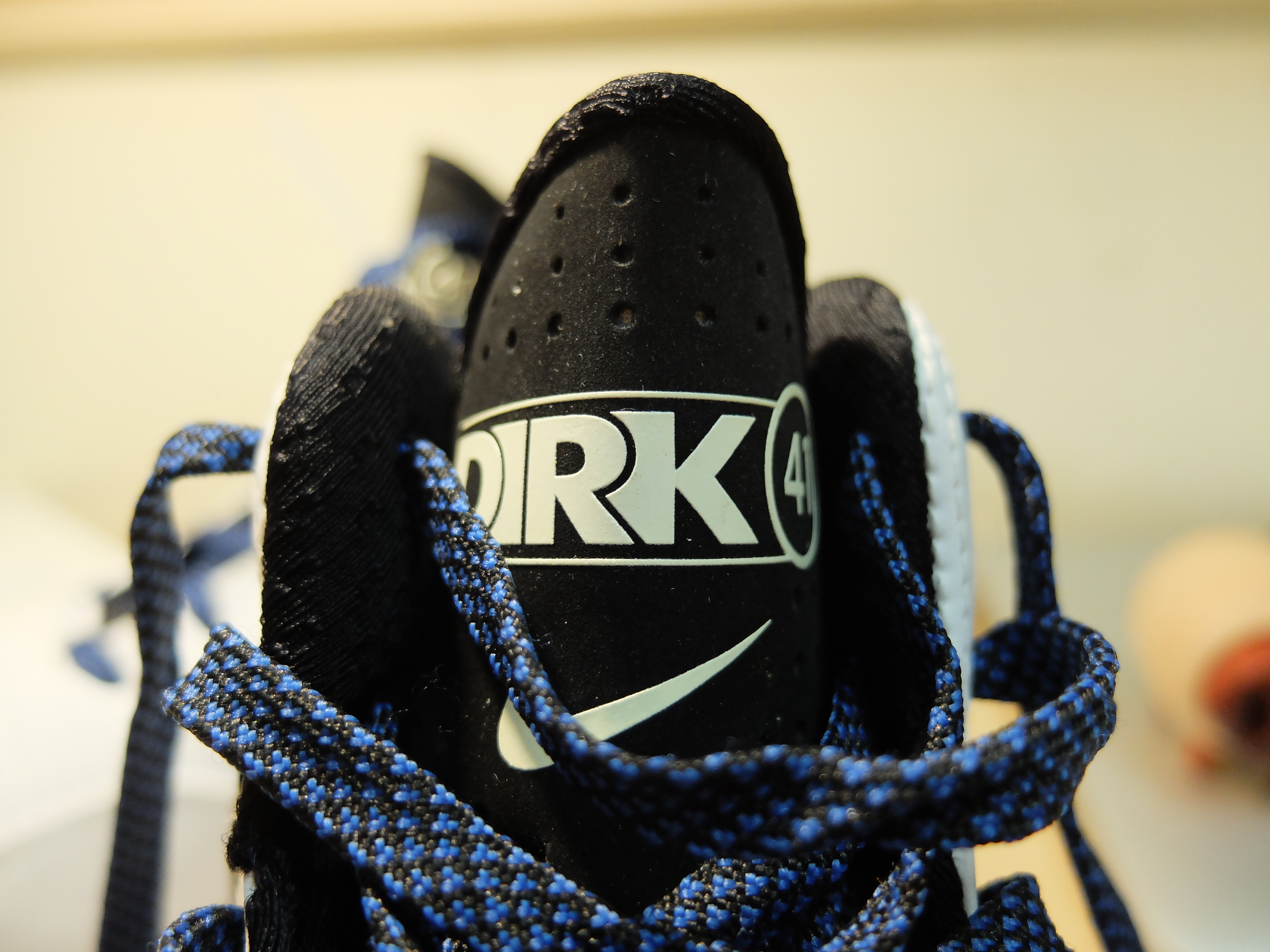 诺维茨基穿过的nike,诺维茨基nike战靴