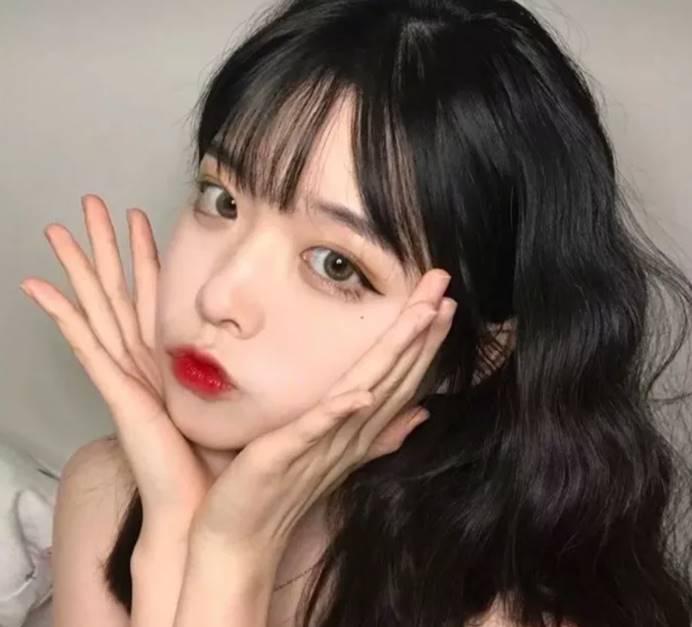 什么隔离霜提亮遮瑕不脱妆,隔离霜让你的底妆超服帖