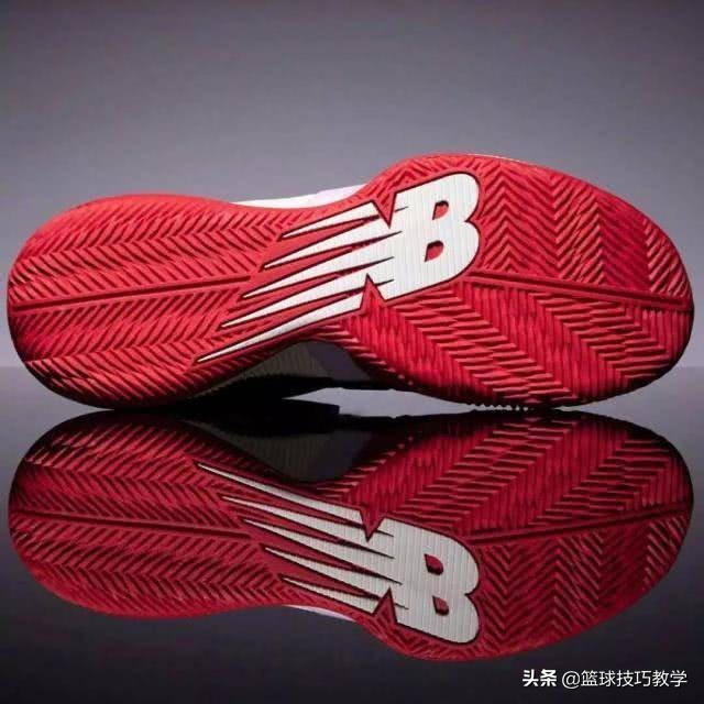 新百伦经典球鞋,新百伦刚出的那个鞋是什么