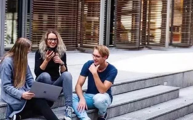 加拿大留学必备100个技巧,加拿大留学费用及省钱小妙招