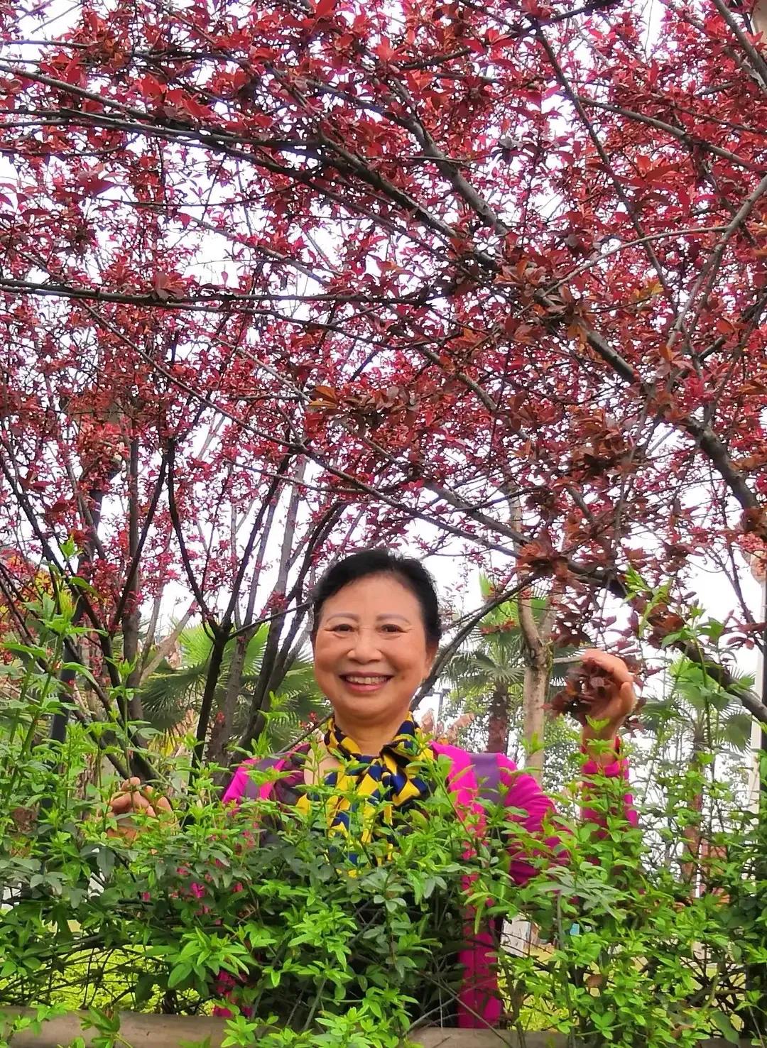 春游和姐妹踏青,春游踏青姐妹拍照