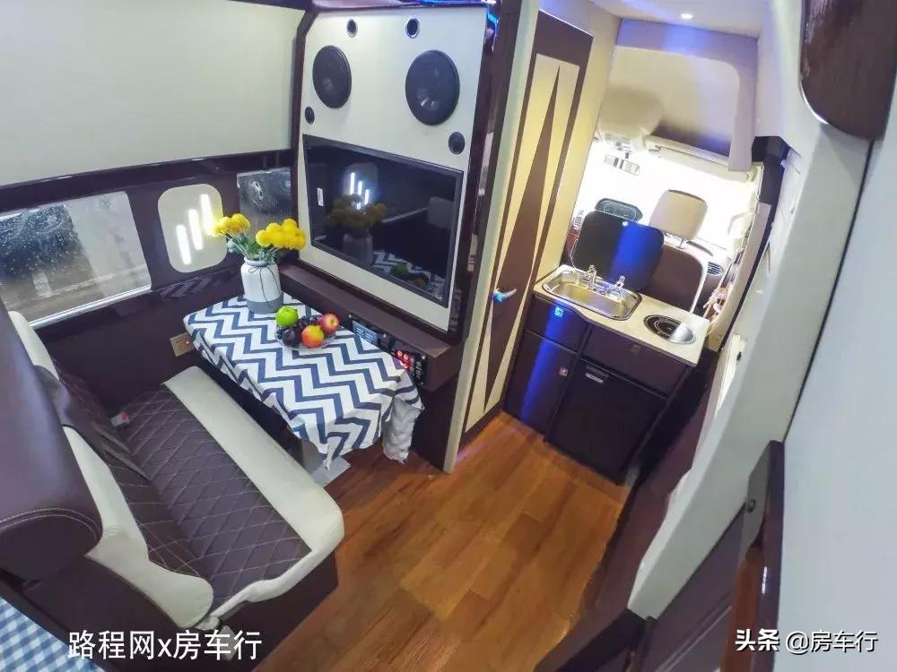 房车大全20-30万的c型房车限量版,房车价格30万元空间大全新自动挡