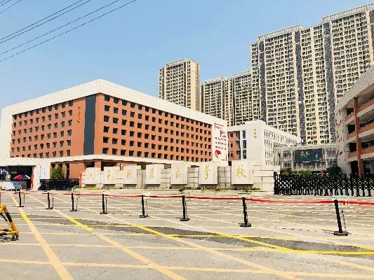 深圳市龙华新区民治街道骏景华庭,涨价17万的新楼盘