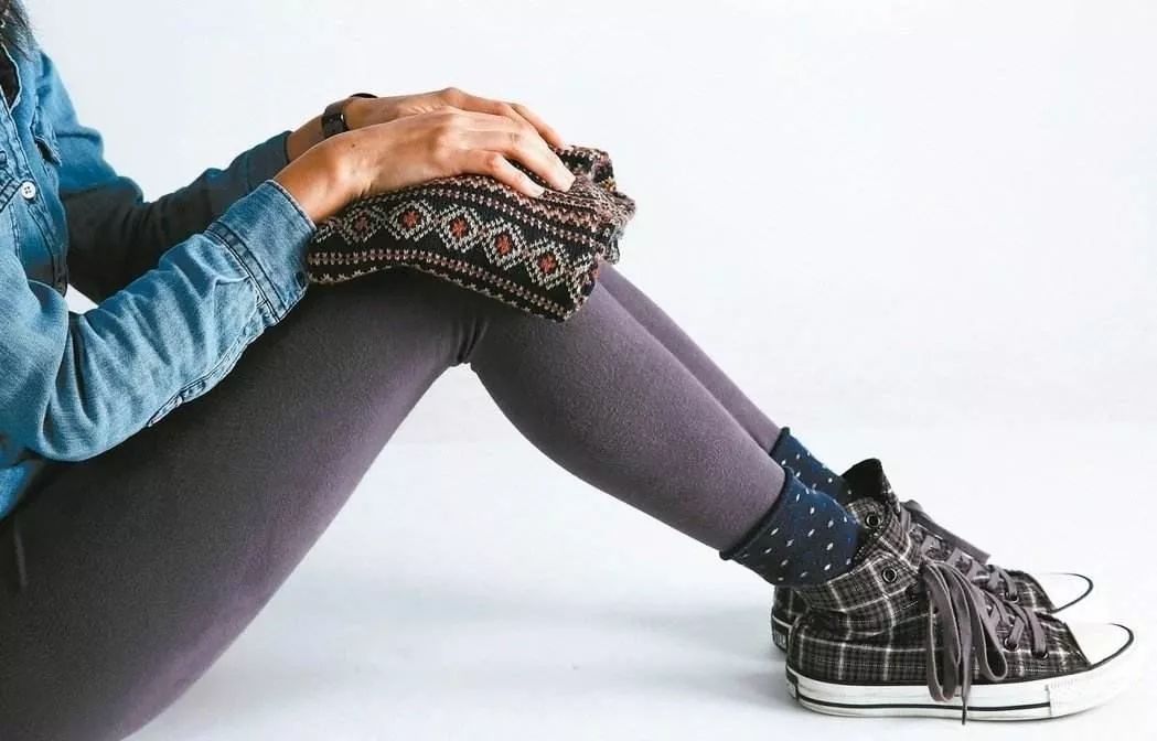 天气一冷就膝盖疼到底怎么回事,天气一冷膝盖难受怎么回事