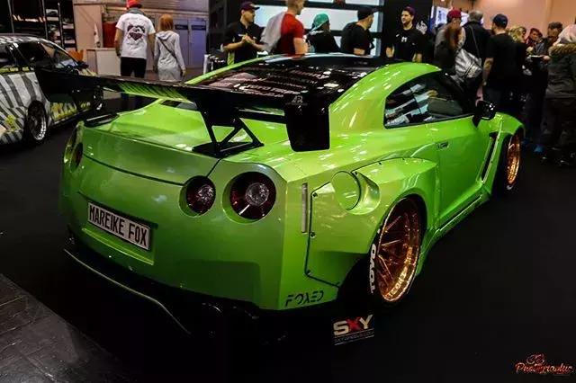 自从坐上了小姐姐的GT-R之后，天天都能体验速度与激情的快感